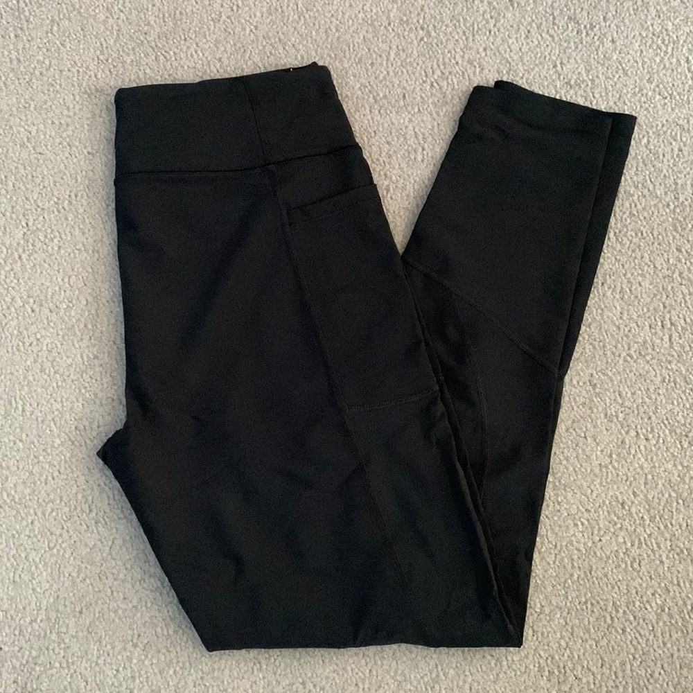 Victoria Sport Total Knockout by Victoria’s Secret Tight Pocket Legging in Black